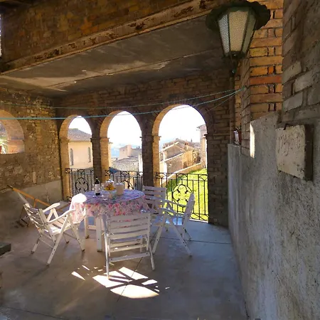 Scappo In Umbria, La Loggia Apartamento *